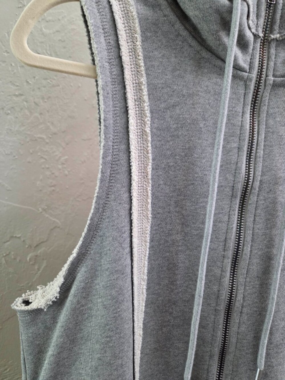 R89. Women's French Terry Hooded Sleeveless Romper - Picture 3 of 3
